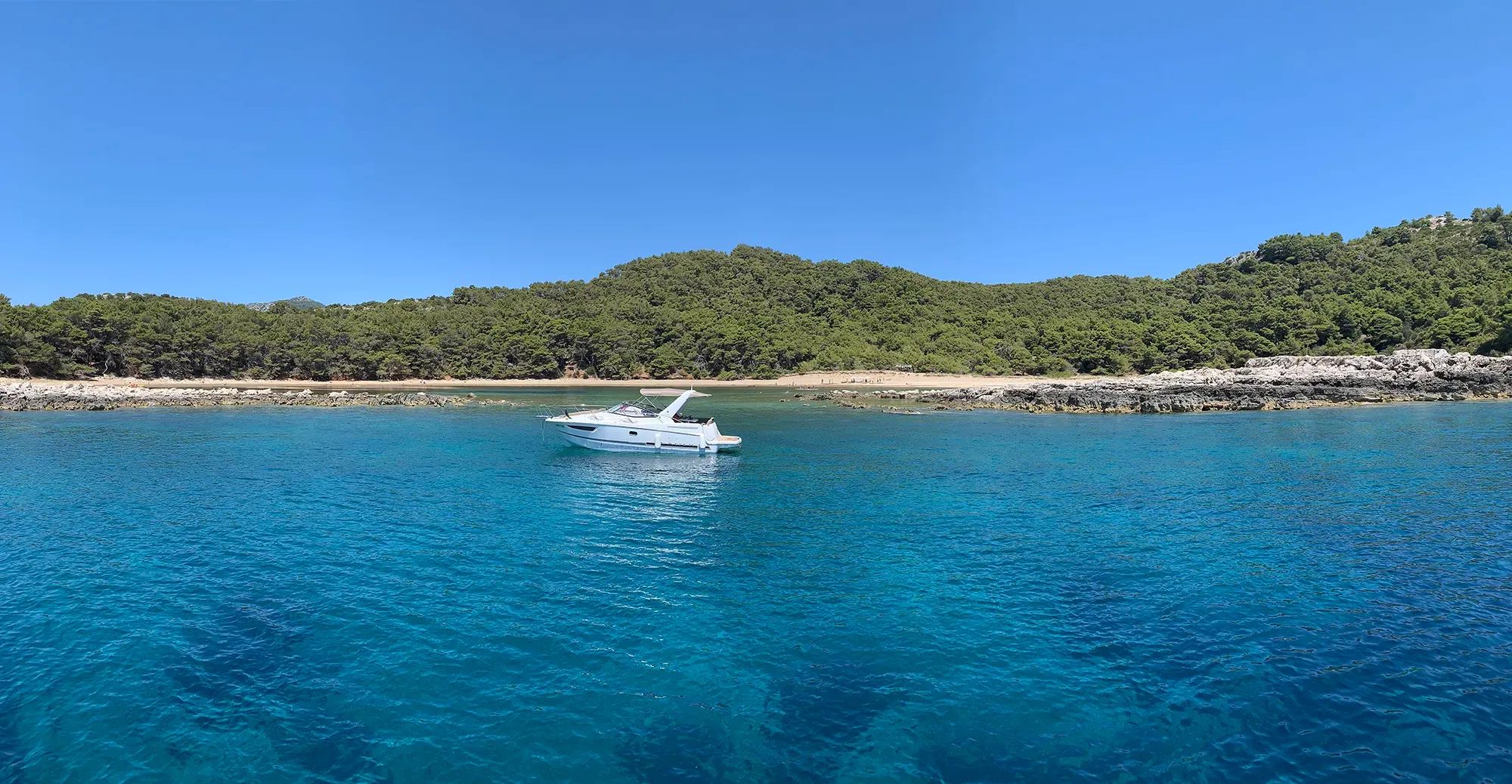 Lemon Lagoon sandy beach, stop for swimming